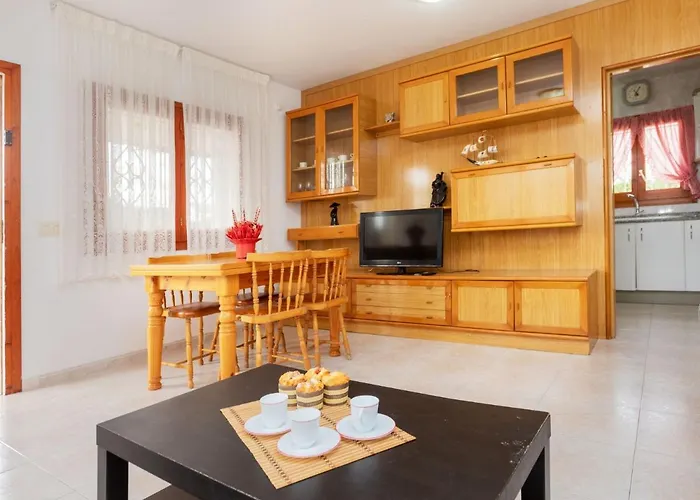 Tello By Interhome ל'אמטיה דה מר